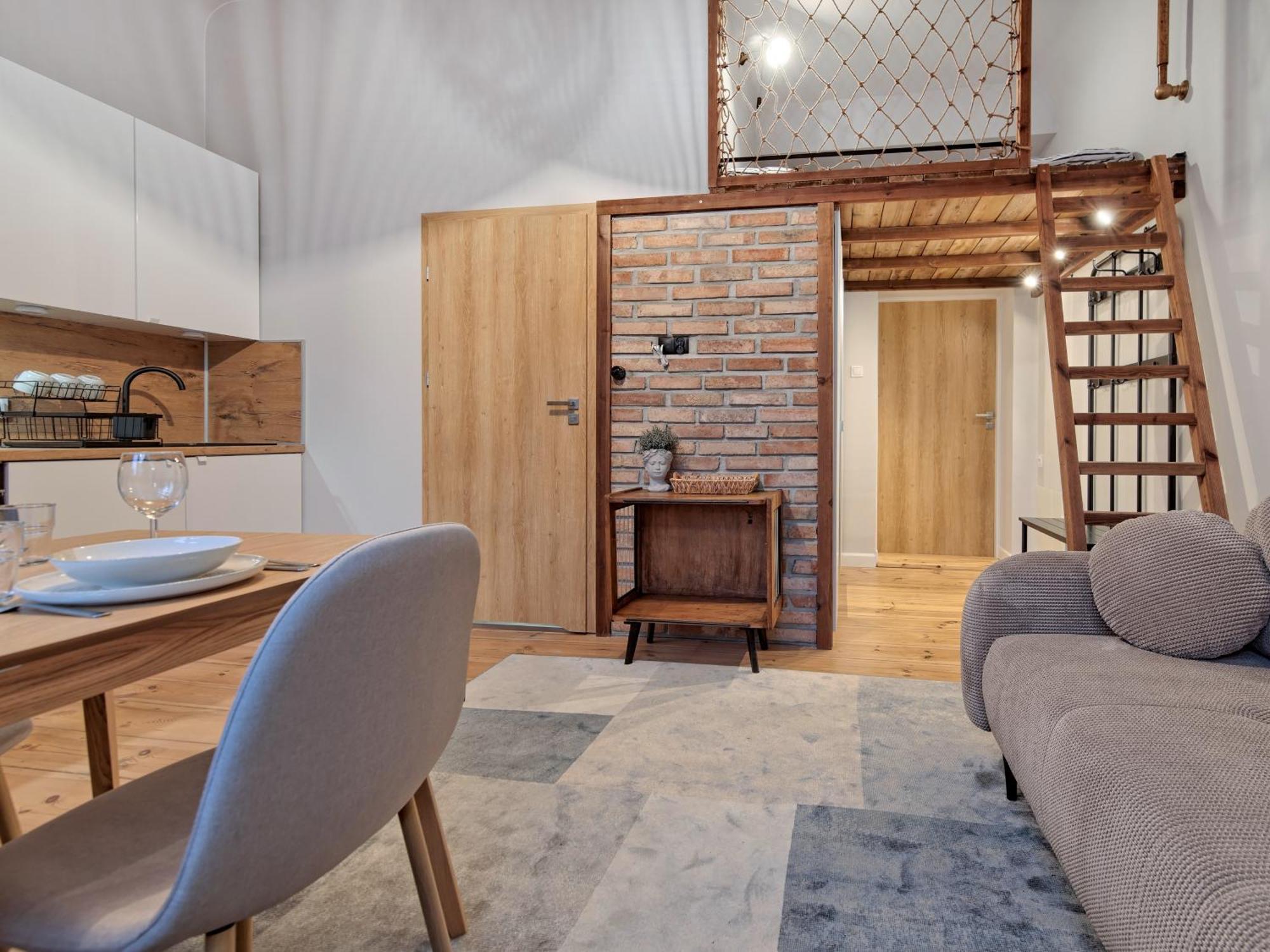 - Acco Rent Lägenhet *